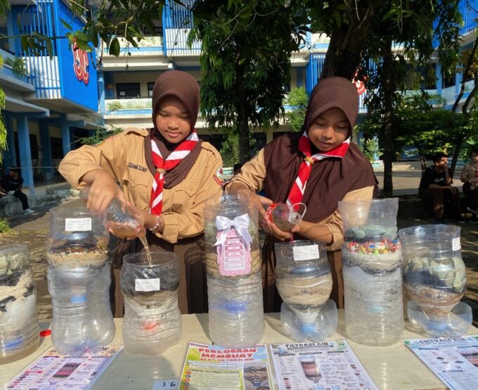 Dari Kelas ke Aksi Nyata: Siswa SMP Negeri 136 Jakarta Ciptakan Alat Penyaring Air